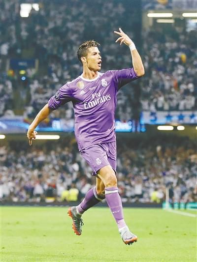 斯堡再展冠 斯堡再展冠